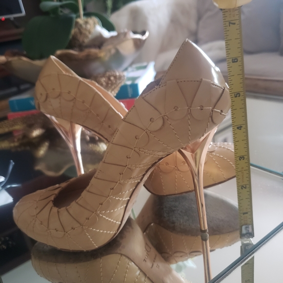 Christian Dior Authentic women's heels tan and gold color. Great condition used - Picture 2 of 7